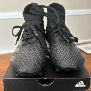 Kids adidas predator soccer cleats size 13k, never worn!